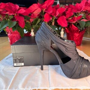 Report Signature Black Women's Heels